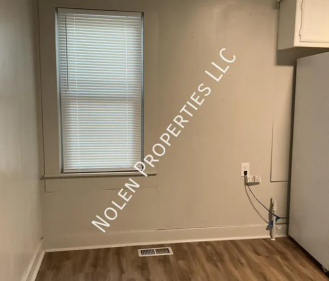 410 W Pine Ave — Photo 9