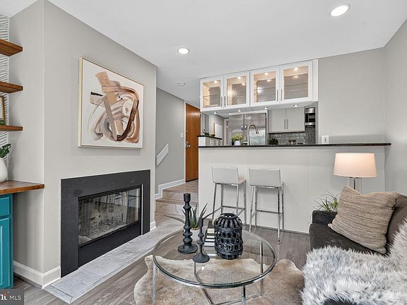 3rd image of 1810 Kalorama Rd NW APT B1