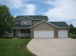 3616 Westmoor Dr, Moorhead, MN 56560