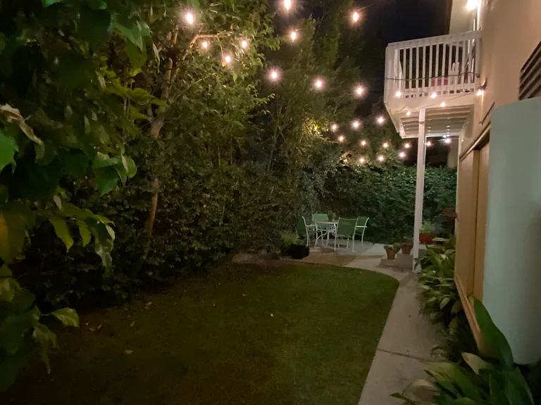 122 N Wetherly Dr — Photo 16
