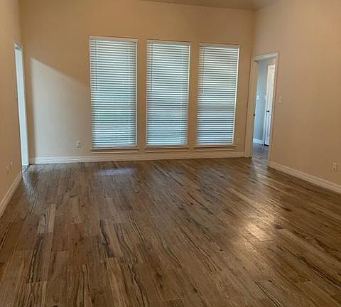 5th image of 802 Dawnwood Dr