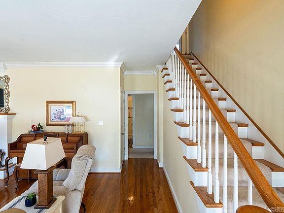 3rd image of 608 River Oaks Blvd