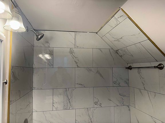 5th image of 2245 Holbrook St #3