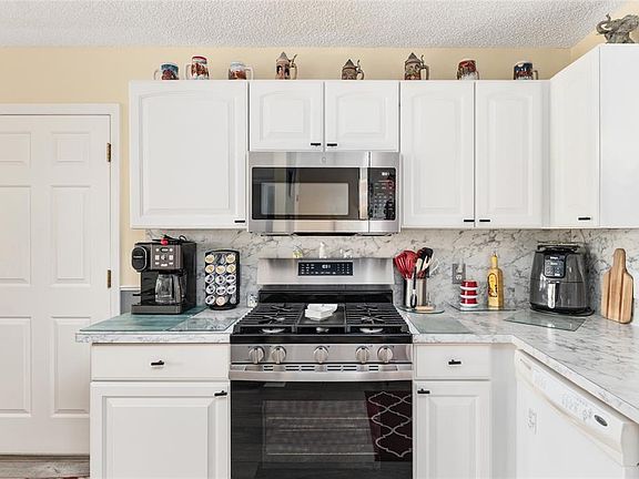 5th image of 1270 Northbrook Pl