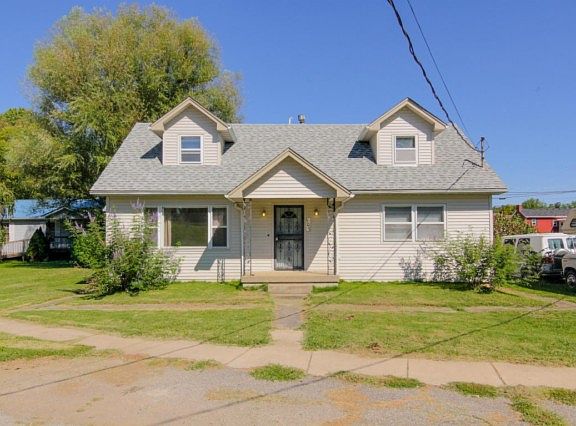 2nd image of 107 Garrard St