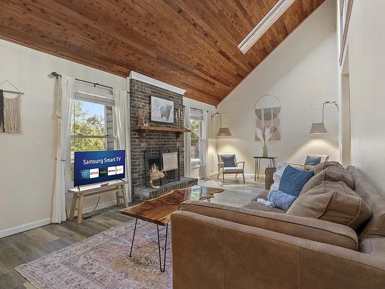 2541 Cross Winds Ln — Photo 4