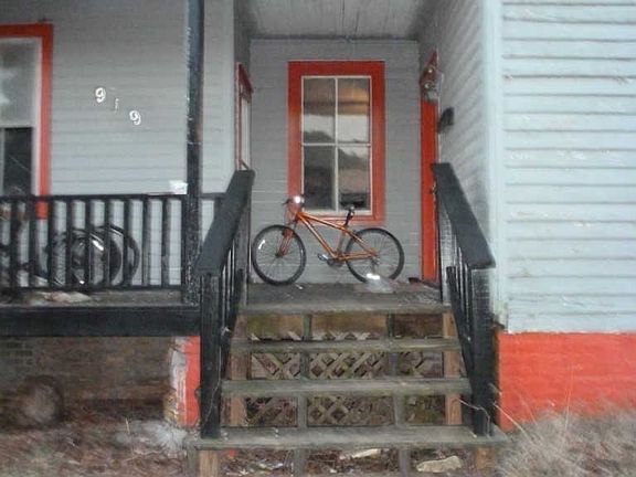 3rd image of 200 Willow St
