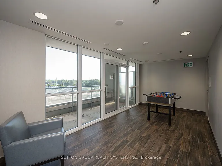 Fairview St — Photo 26