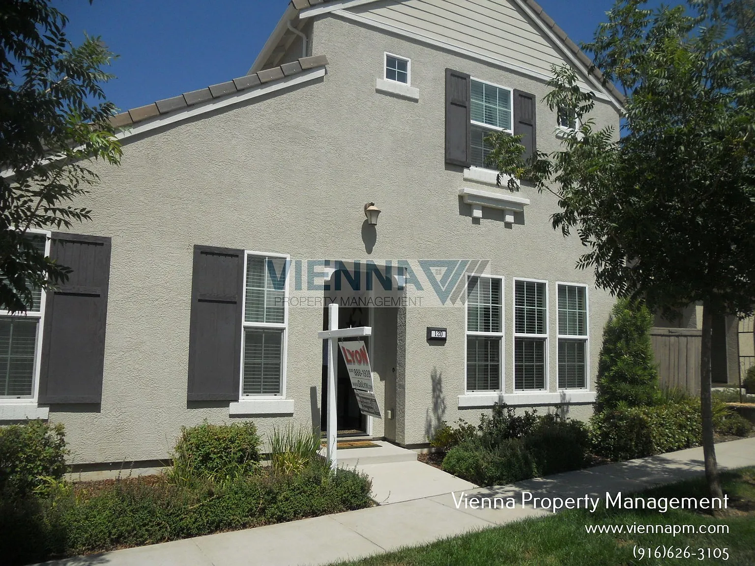 3 bed, 2.0 bath, 1331 sqft, $2,495 — Photo 2