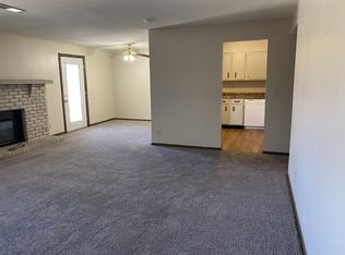 2140 Edgewood Rd NW #1, Cedar Rapids, IA 52405