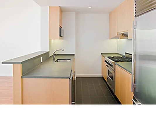 Rented by R New York | media 3