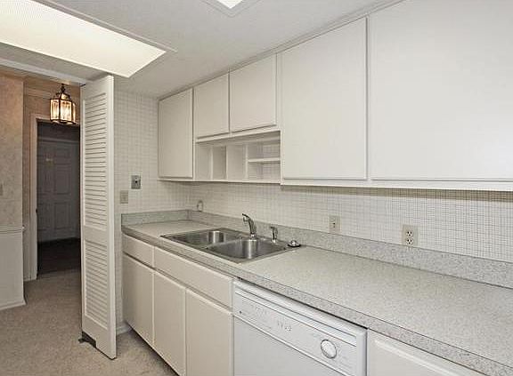 5th image of 1325 Kings Cove Ct