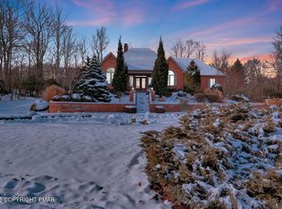 235 Wolf Hollow Rd, Lake Harmony, PA 18624