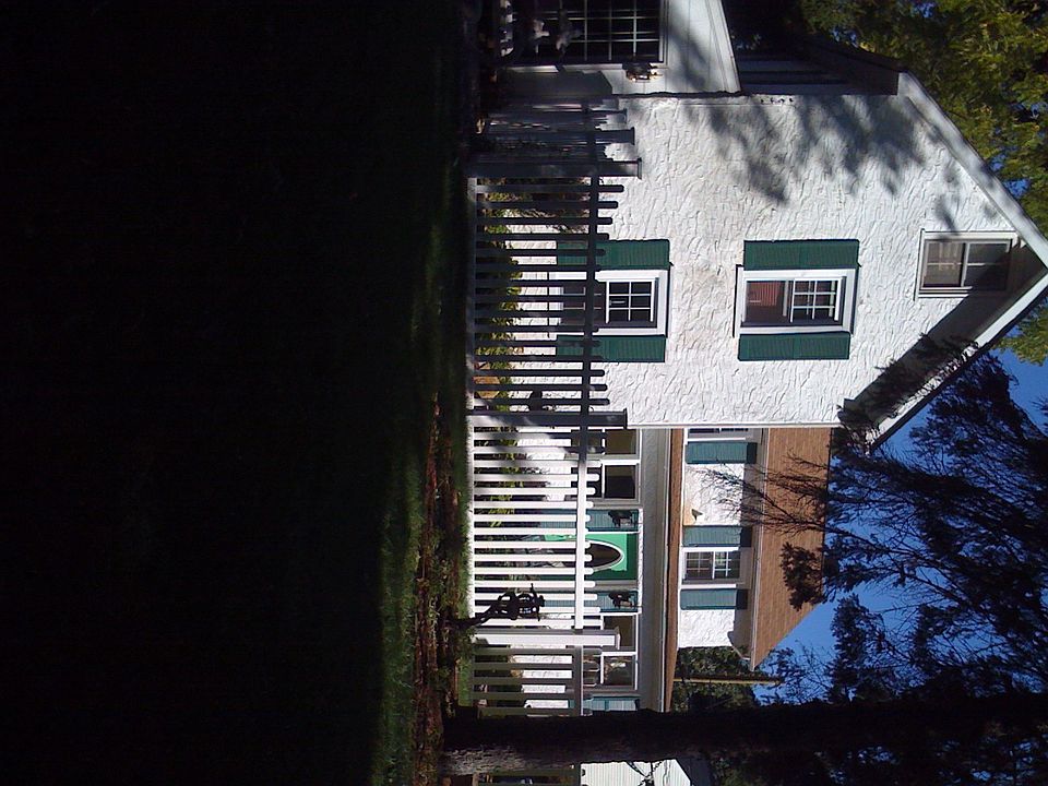 2nd image of 146 N Green St