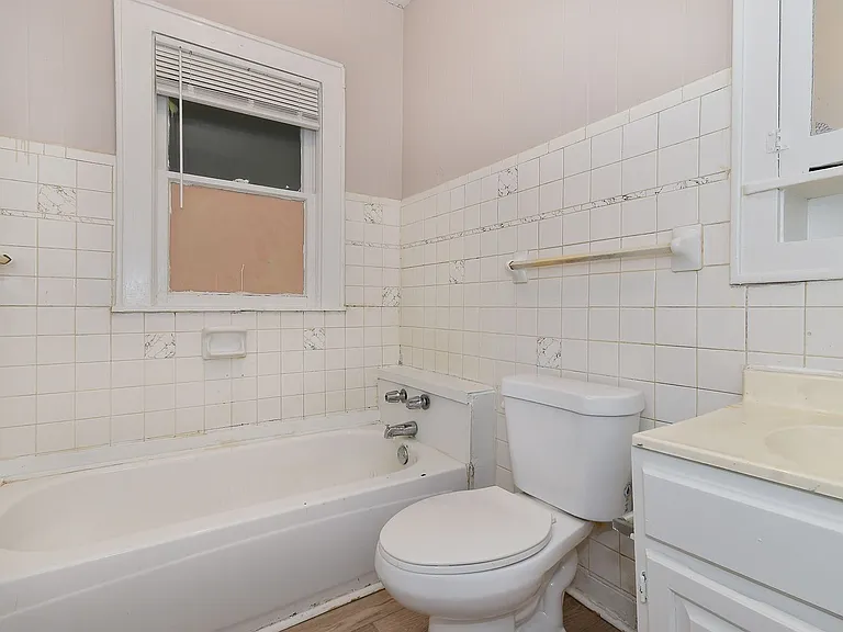 3814 Roberts St — Photo 18