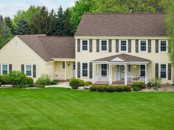 1650 Wolf Run DRIVE, Richfield, WI 53076