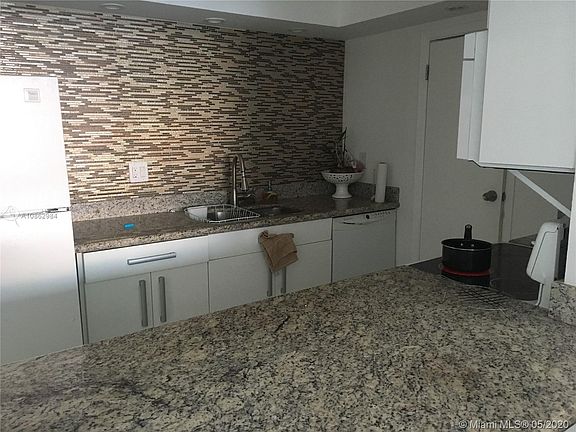 5th image of 11111 Biscayne Blvd #8G