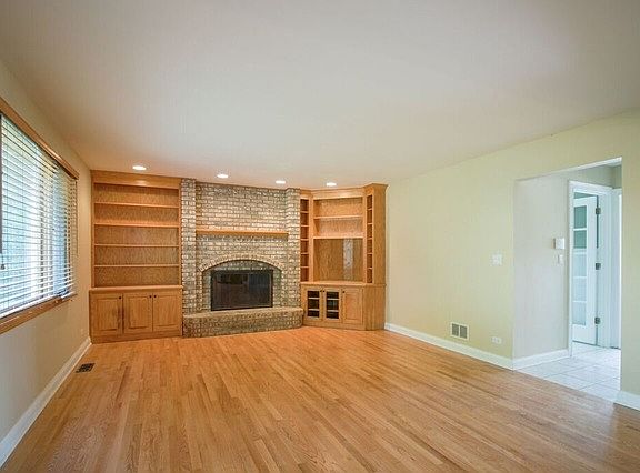 4th image of 351 Wexford Dr