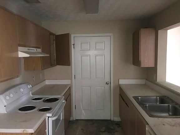 2nd image of 7202 Fairington Village Dr