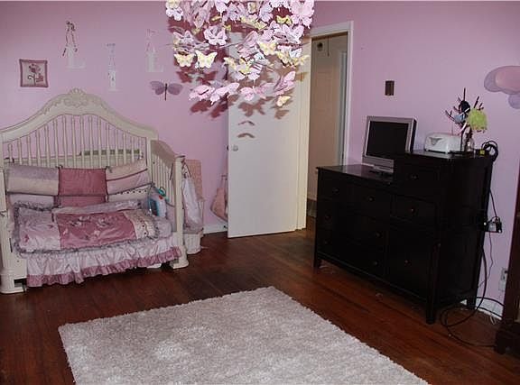 4th image of 306 Maplewood Trce