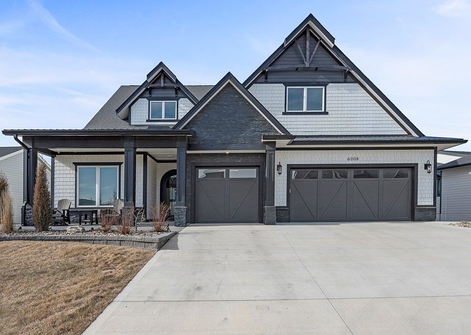 1st image of 6008 NE Briarwood Dr
