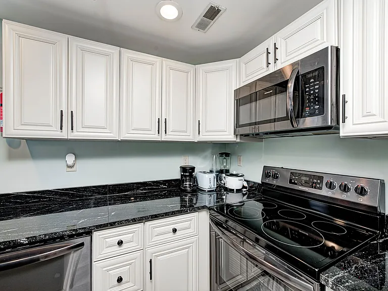 230 E 9th St #401 — Photo 12