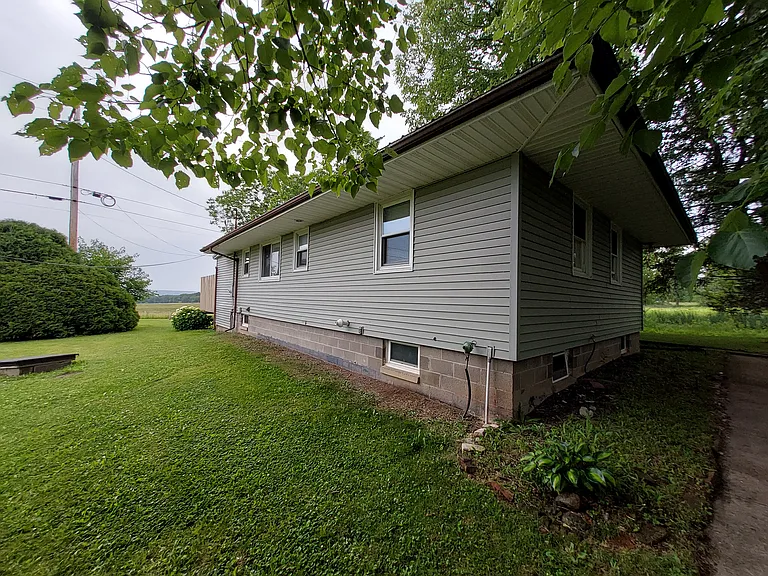8669 Powell Rd — Photo 8