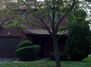 2 Marigold Ct, Edison, NJ 08820