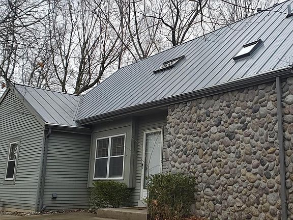 4th image of 8130 N Forest View ROAD