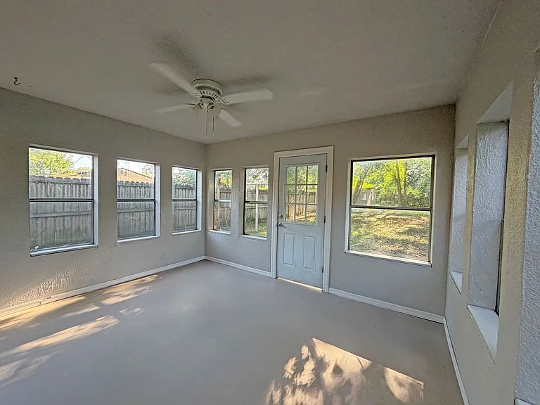 920 N Pickwick Ave — Photo 9