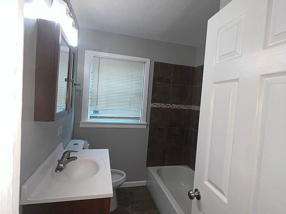 5th image of 14931 Evers St