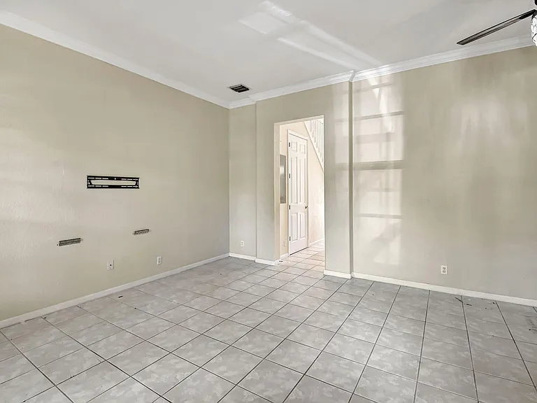 608 NW 25th Ave — Photo 3