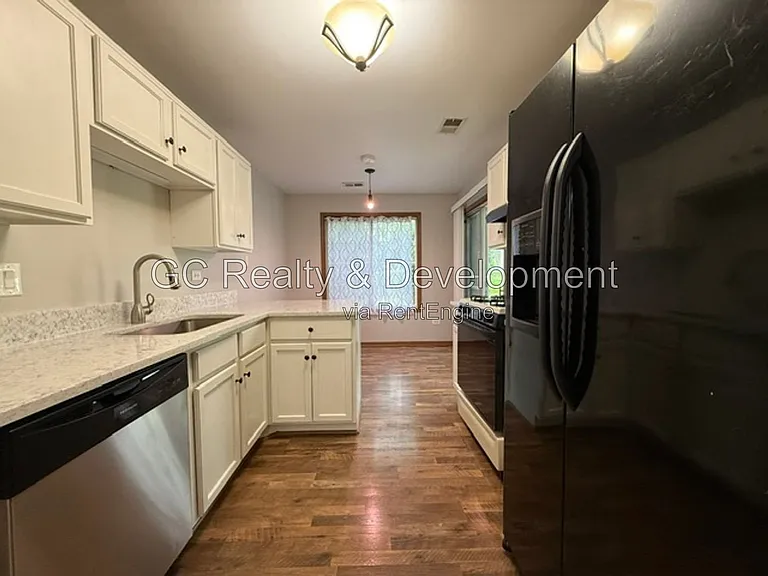 2856 Heatherwood Dr #3 — Photo 2