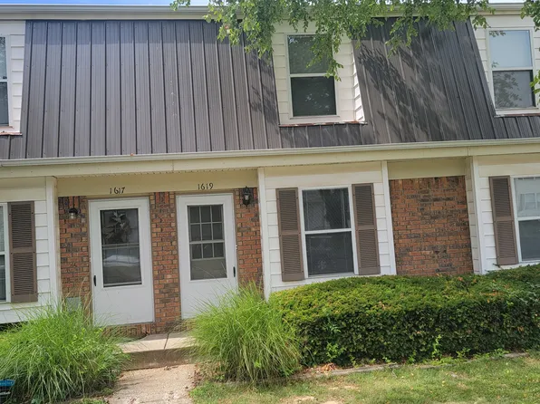 1619 Meyer Dr, Saint Charles, MO 63303