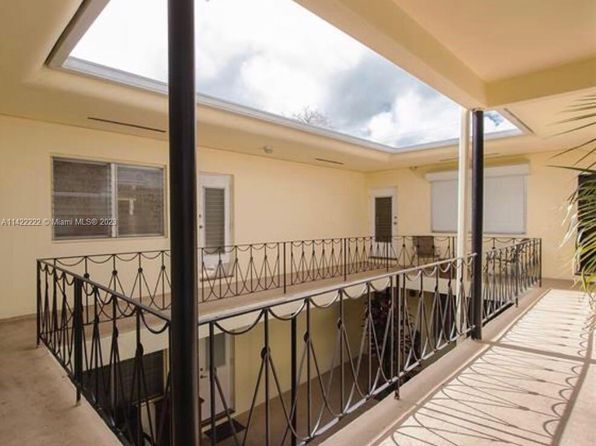 71 NW 76th St APT 16, Miami, FL 33150