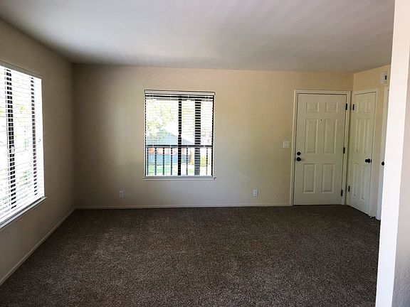 4th image of 569 Curtin Ln APT 8