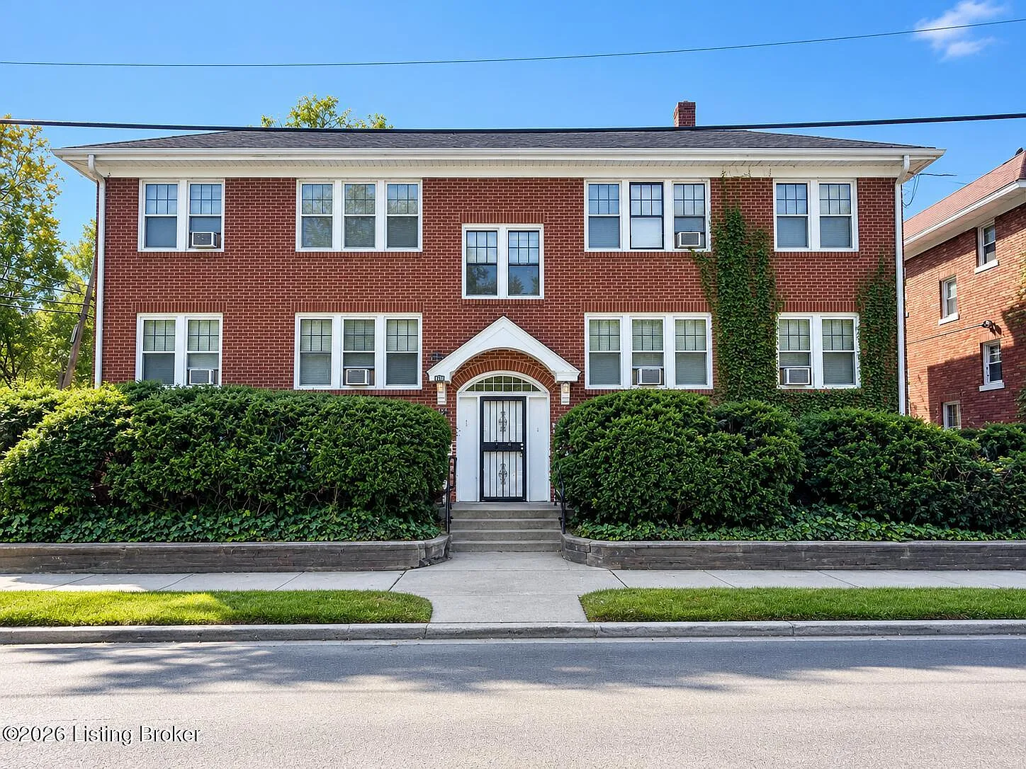 2 bed, 1.0 bath, 750 sqft, $550 — Photo 1