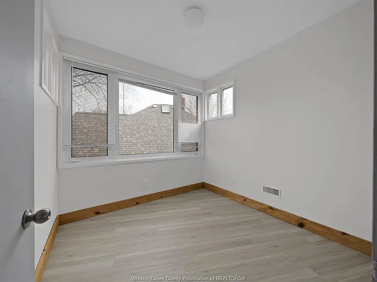3131 Donnelly St — Photo 29