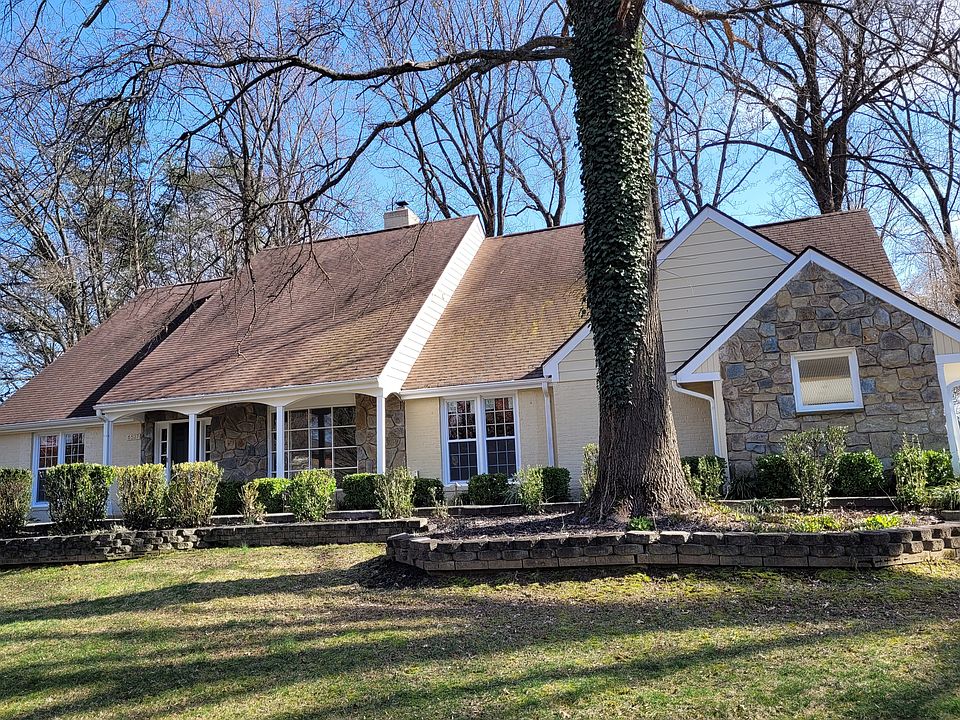 Spacious house in quiet neighborhood, walkable to Langley HS