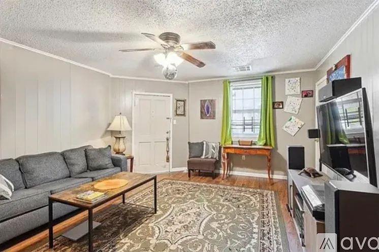 2 bed, 850 sqft, $1,650 — Photo 3