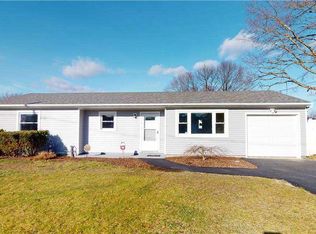 1 Johnson Ct, Centereach, NY 11720