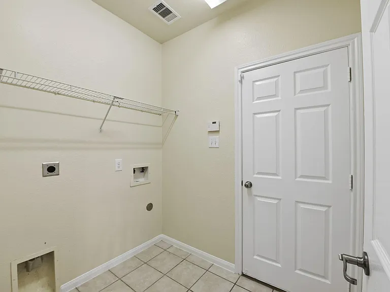 1702 Bonnyton Ln — Photo 29
