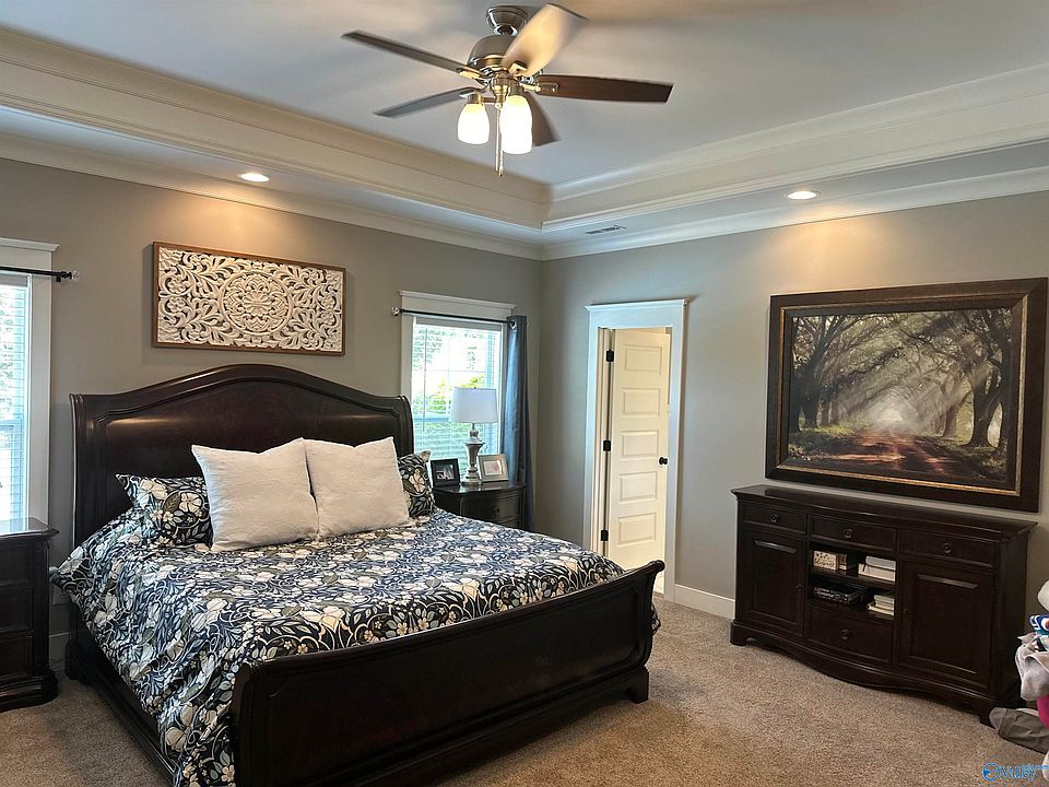 2nd image of 86 Oak Ridge Ln