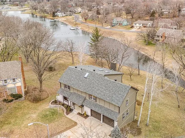 3518 NE Kingwood Pl, Lees Summit, MO 64064
