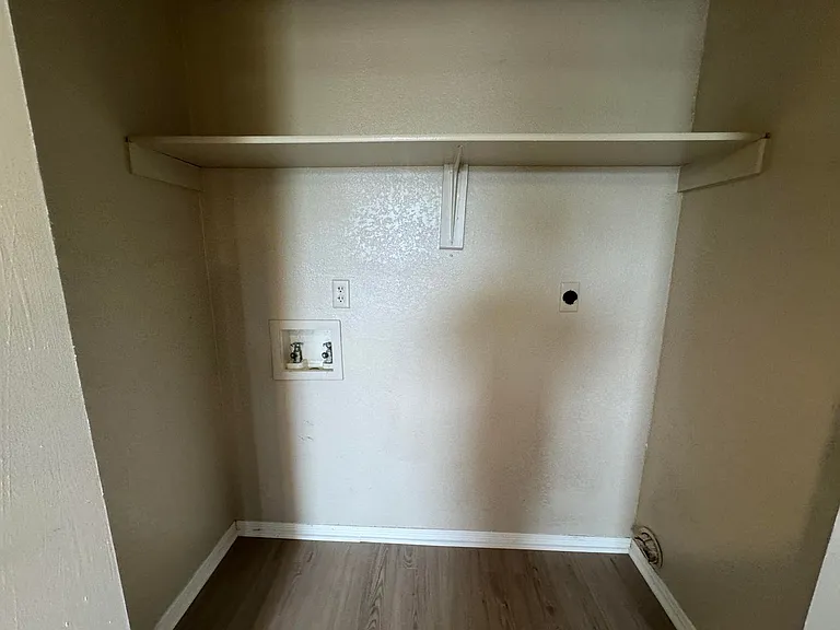 1708 Benttree Dr — Photo 31