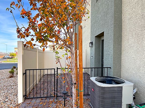 3rd image of 7030 Skyline Blue St