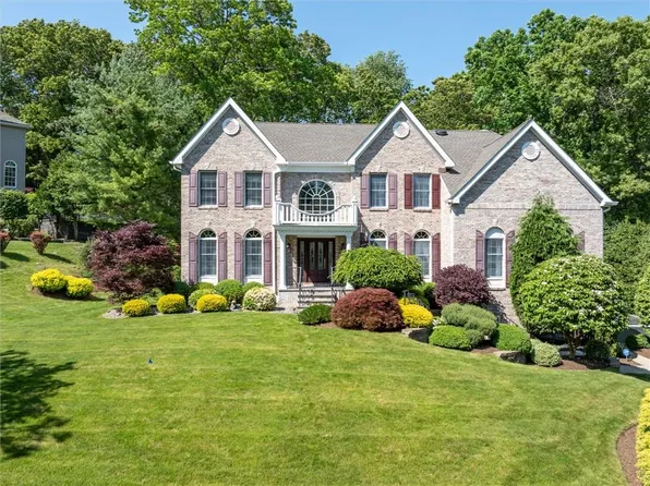 33 Hallocks Run, Somers, NY 10589