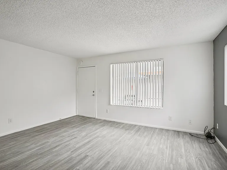 Lemon Grove Apartments — Photo 10