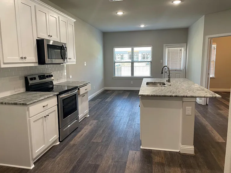6810 Jade Dr — Photo 12