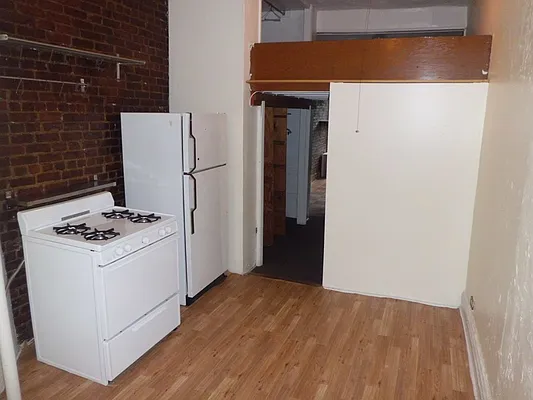 Rented by Maximus Realty Group | media 25